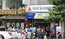 Hiện trường cướp ngân hàng táo tợn ở trung tâm Sài Gòn