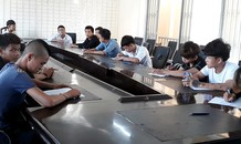 Chém gần đứt lìa bàn chân nạn nhân vì bỏ chạy