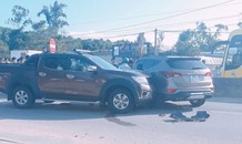 Hai nhóm giang hồ tông ôtô vào nhau, rút súng hỗn chiến