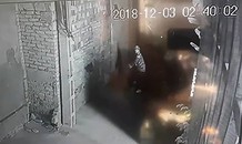 Nhà giám đốc bị ném 'bom xăng' lúc rạng sáng