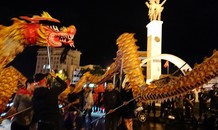 Màn múa rồng ăn mừng đội tuyển Việt Nam chiến thắng