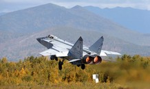 Xem tiêm kích đánh chặn MiG-31 khai hỏa, hủy diệt mục tiêu