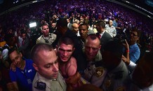 Náo loạn lồng bát giác, Khabib dễ bị tước đai vô địch UFC