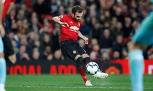 Vòng 8 Ngoại hạng Anh: M.U và Arsenal thi nhau lập siêu phẩm bàn thắng