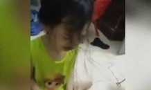 Mẹ livestream cảnh đánh con 4 tuổi, kêu gọi '3000 người xem clip'
