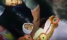Hi hữu: Chàng trai kết hôn với xác chết
