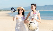 Thí sinh HHVN đẹp tinh khôi trước biển lúc bình minh