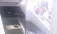 Bơm nước 'giải cứu' ôtô, xe máy ngập trong hầm chung cư Đà Nẵng