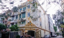 Ngôi biệt thự 2 mặt tiền phủ vàng giữa Hà Nội