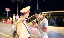 Vì sao xử lý người vi phạm nồng độ cồn lại gặp khó khăn