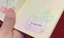 Singapore ngừng đóng dấu xuất cảnh cho khách quốc tế