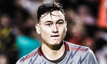 Văn Lâm mắc sai lầm, Muangthong bị chia điểm ở Thai League
