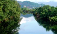 5 km nước sông Vinh chuyển màu đen