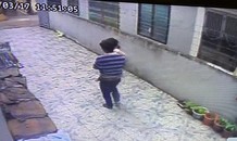 Làm rõ vụ người đàn ông vào tận nhà bắt cóc trẻ em ở Hà Nội