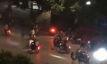 Công an điều tra vụ hỗn chiến kinh hoàng bằng hung khí trên đường phố Hà Nội