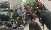 Cận cảnh cả trăm chiến sĩ công an mang súng khám xét, thu giữ 6 tạ ma túy