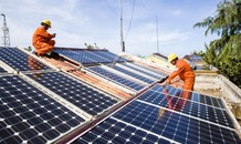 Người Sài Gòn 'xếp hàng' chờ bán điện mặt trời