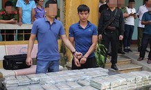 Vây bắt 4 đối tượng vận chuyển 100 bánh heroin ở Hòa Bình