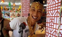 Huấn 'Hoa Hồng' bị đưa đi cai nghiện bắt buộc