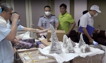 55 khúc sừng tê giác ngụy trang trong thạch cao về sân bay Nội Bài