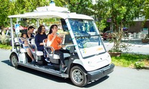 Dùng ứng dụng di động đặt xe điện không người lái