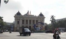 Hà Nội cấm hút thuốc ở 30 điểm du lịch: Người dân, du khách nói gì?