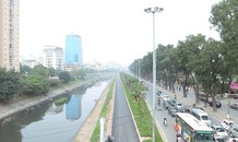 Con đường đi bộ dài nhất Hà Nội: Mới, đẹp nhưng... vẫn bốc mùi