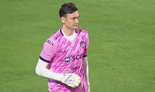 Văn Lâm mắc sai lầm ngớ ngẩn trong trận ra mắt Muangthong United