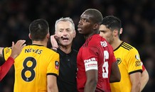 Thua bạc nhược Wolves, M.U bị loại khỏi tứ kết FA Cup