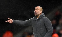 Man City ngược dòng khó tin, Pep Guardiola lại xin lỗi rối rít