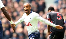 Sao Brazil lập hat-trick, Tottenham lọt tốp đầu Ngoại hạng Anh