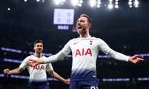 VIDEO: Eriksen lập siêu phẩm, Tottenham bỏ xa M.U