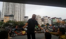 Những khoản thu kỳ lạ ở chợ đầu mối Ngã Tư Sở