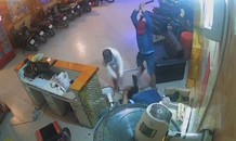 Thanh niên bị chém hàng chục nhát trong vòng 22 giây