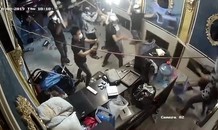 Hỗn chiến kinh hoàng, hàng chục côn đồ đập nát nhà hàng ở trung tâm Sài Gòn