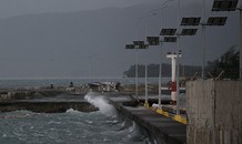 Bão Kammuri đổ bộ Philippines: 20 vạn người phải sơ tán, 1 người chết