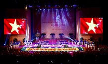 Hùng tráng chương trình nghệ thuật 'Rực sáng ngọn lửa tuổi trẻ Việt Nam'