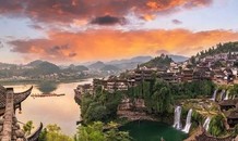 Trấn Phù Dung - chốn bồng lai tiên cảnh 'vượt mặt' Phượng Hoàng cổ trấn