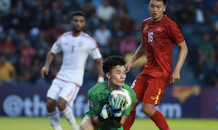 CĐV tấm tắc khen Tiến Dũng chơi tốt hơn SEA Games