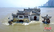 Quan Âm Các - chùa 700 tuổi đứng vững giữa lũ Trường Giang