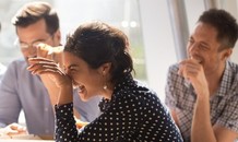 Tại sao bạn cười chảy ra nước mắt?
