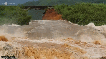 Đập chứa nước ở Phú Thọ vỡ, nước ào ạt tràn về hạ du