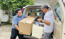 Giới trẻ Sài Gòn ngày đêm tiếp nhận vật phẩm tiếp ứng bà con miền Trung