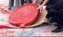 Điều tra vụ pháo nổ đỏ đường trong đám cưới ở Hà Nội