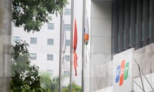 Hà Nội treo cờ rủ ngày Quốc tang nguyên Tổng Bí thư Lê Khả Phiêu