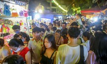 Không khí Trung thu ngập khắp phố phường Hà Nội