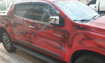 Một nhà báo bị kẻ xấu “khủng bố” phá hoại xe