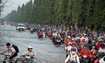 Miền Trung mưa lớn, miền Nam triều cường đạt đỉnh
