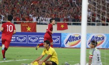 Việt Nam thắng Malaysia, báo châu Á ví Quang Hải là người hùng