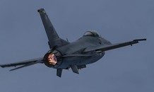 Máy bay chiến đấu F-16 của Pakistan rơi khi luyện tập